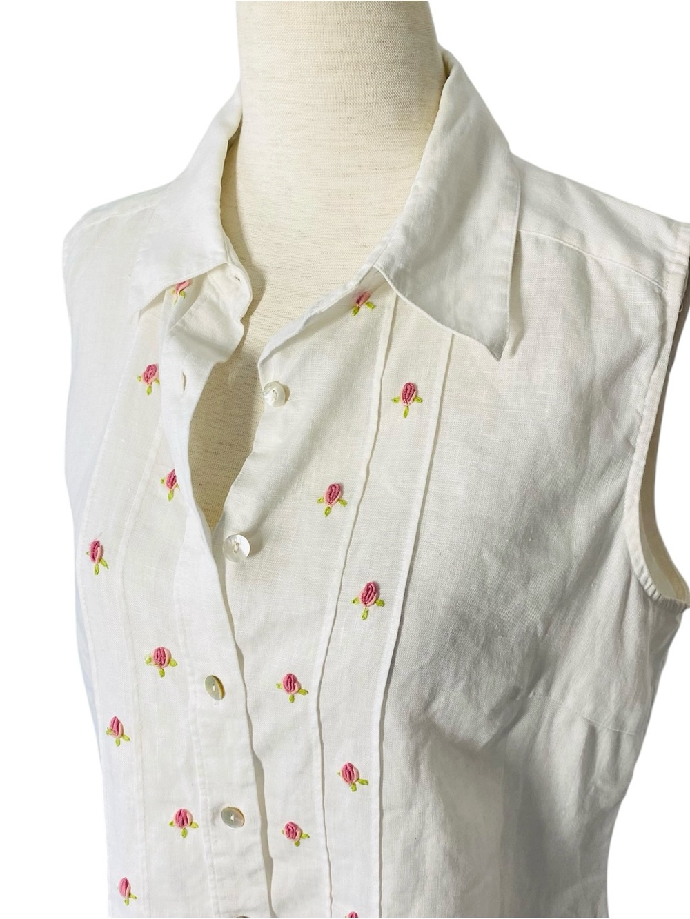 VINTAGE RICHARD MALCOLM Rosebud Linen Embroidered Blouse